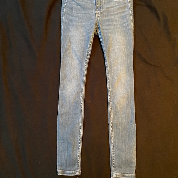 Hollister Low-Rise Jean Jeggings - Picture 3 of 6